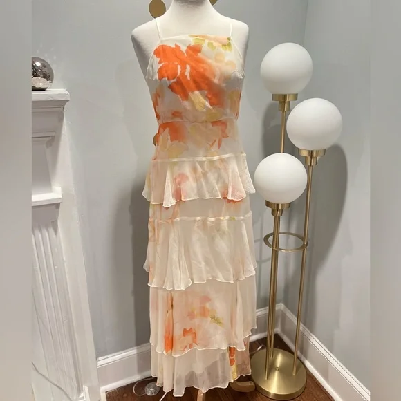 Urban Outfitters Tally Tiered Floral Maxi Dress - Picture 6 of 10